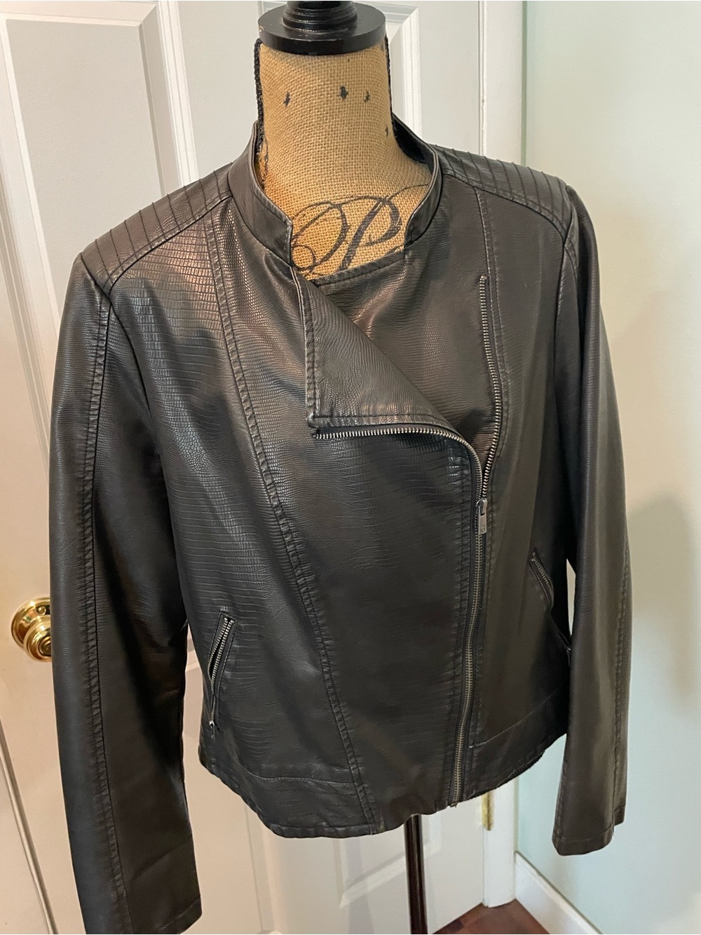 G by Giuliana Black Faux Leather Asymmetrical Jacket - Picture 2 of 8